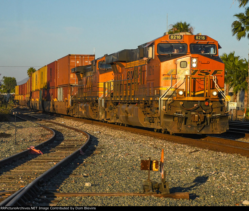 BNSF 8216